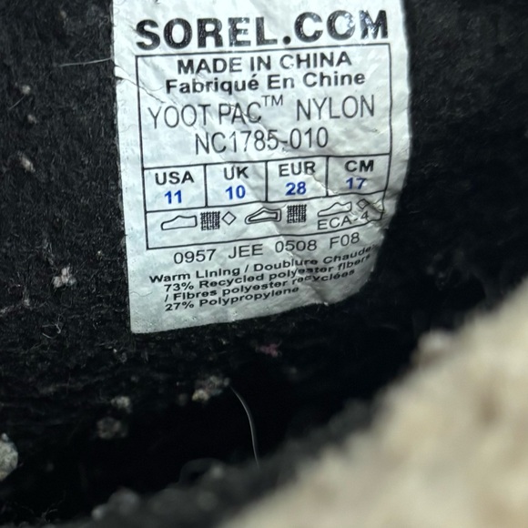 Well loved Toddler Sorel winter snow boots. - Picture 2 of 4